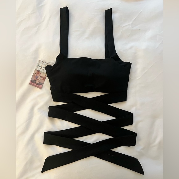 HALARA Other - Halara Criss-Cross Sports Bra